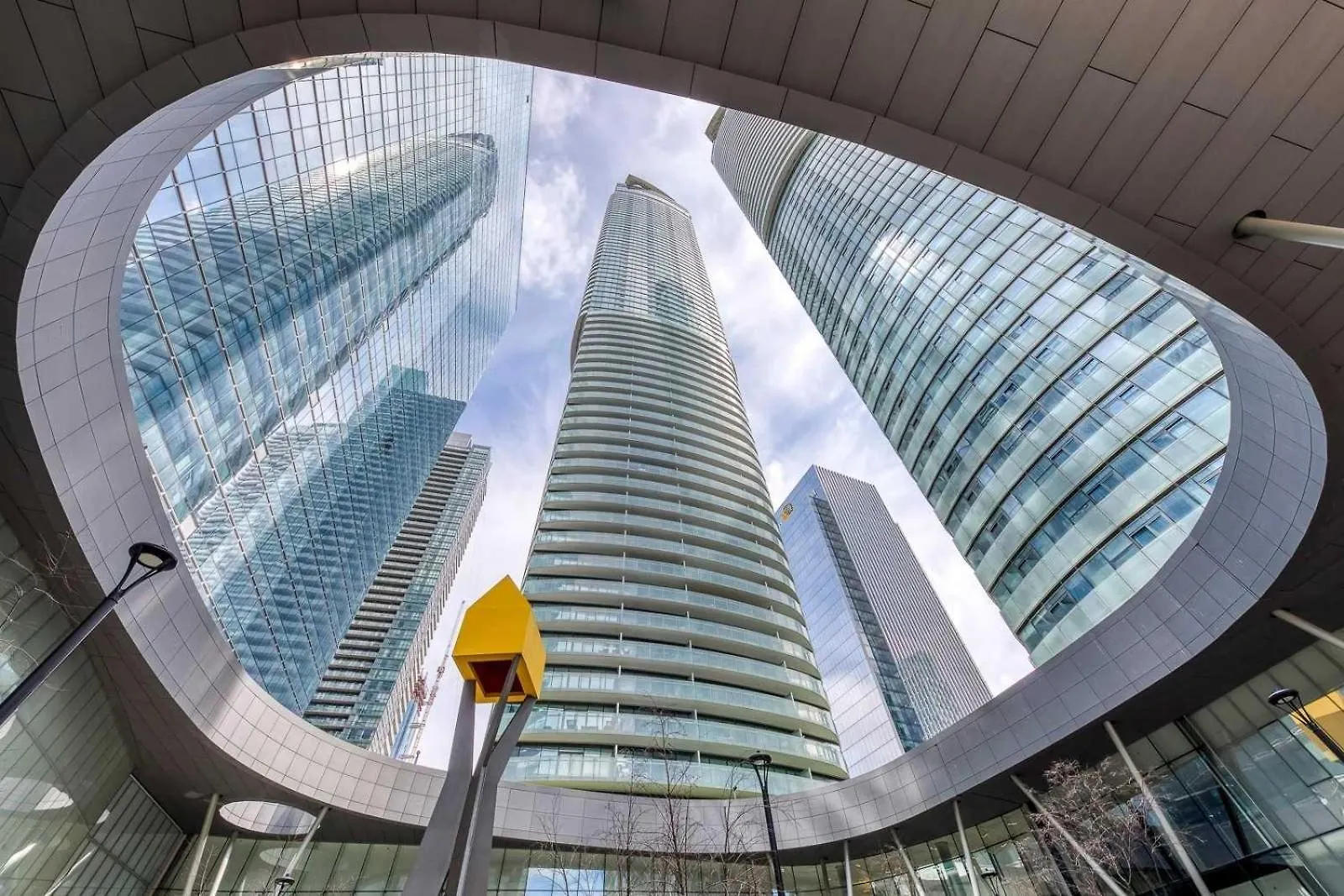Grand Royal Suites Toronto Apartment