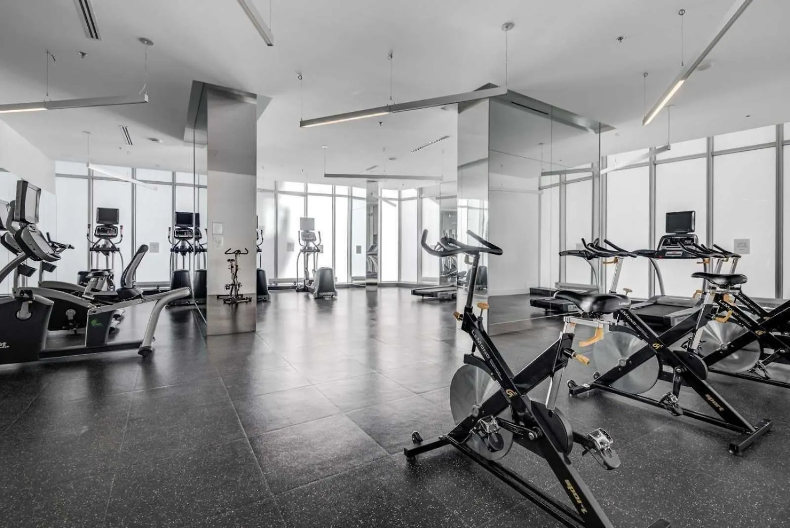 טורונטו Grand Royal Suites 0*,  קנדה